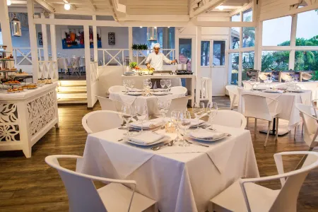 Sol Caribe Campo All Inclusive Отели рядом с достопримечательностью «Playa Decameron Marazul»