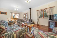 Whispering Pines Cottages Hotels in Wentworth Falls
