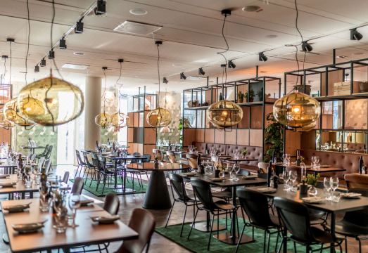 스칸딕 콘티넨탈 호텔의 현대적인 외관