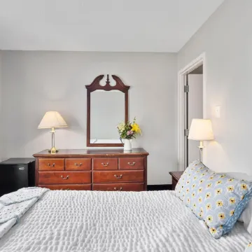 Second Floor Standard Suite Bay View