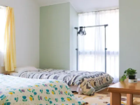 Guest House Shirahama R-Cafe - Female Only Hotels near Shirahama Station