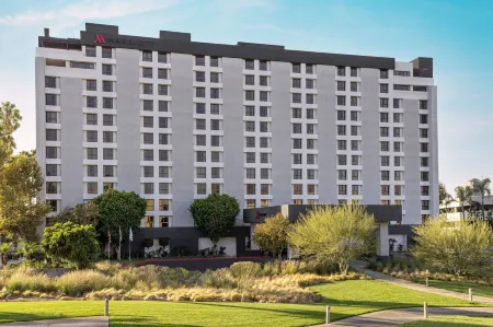 Marriott Riverside at the Convention Center Отели рядом с достопримечательностью «Калифорнийский университет в Риверсайде»