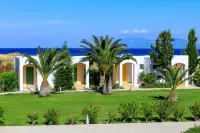 Sovereign Beach Hotel - บ้านพักหลังเล็ก