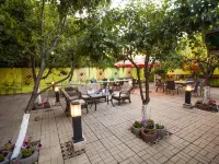 Hotel la Gil Hotel berhampiran Bucharest Băneasa - Aurel Vlaicu International Airport