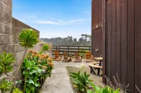 Harbor Lite Lodge