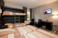 Flanders Lodge Hotel Hotels near Ramparts Cemetery