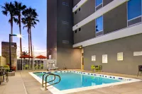 Home2 Suites by Hilton Palmdale - Pools