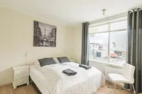 Acco Town Square Apartments Hotel a 