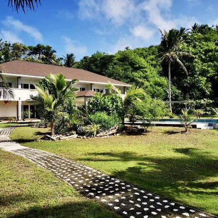 Sunset Cove Beach & Dive Resort