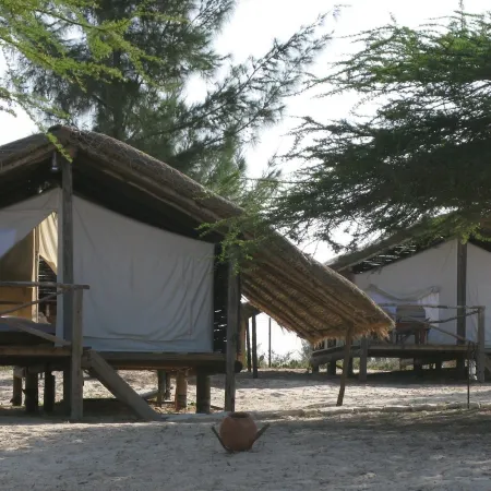 Campement Lodge Océan & Savane