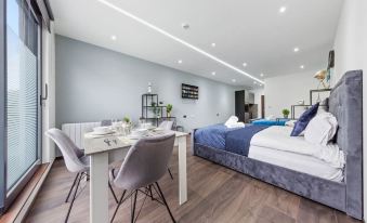 Modern Spacious Sleeps 4 Studio Golders Green