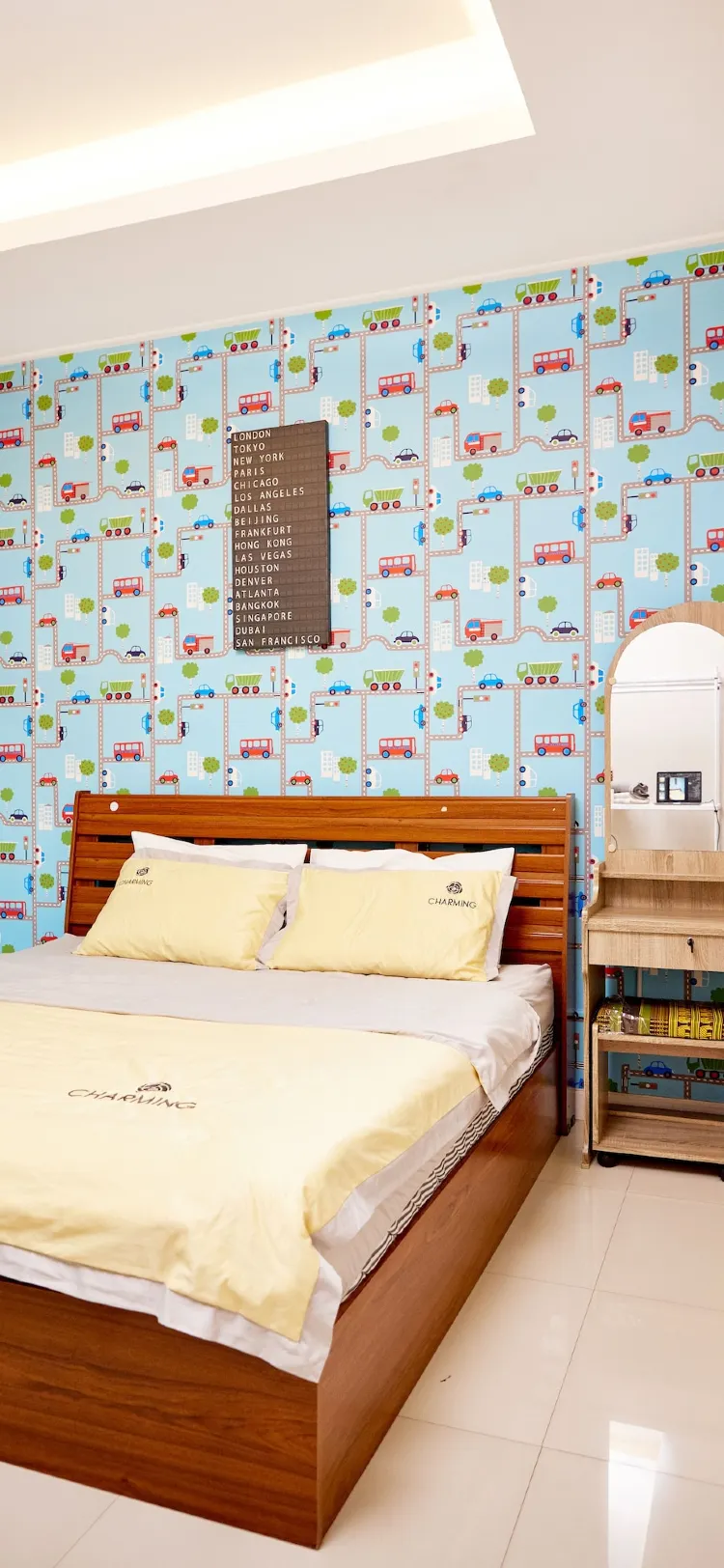 ห้องดีลักซ์ เตียงใหญ่ 1 เตียง