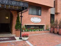 Hotel Saint Simon Hotels near تشابينرو