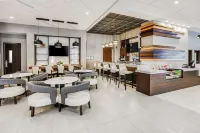Hyatt Place Greenville Downtown - parking