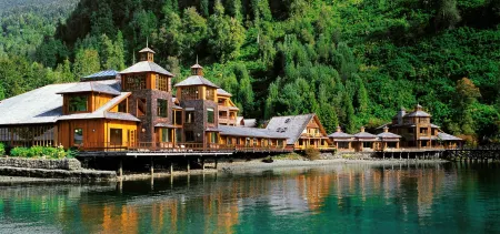 Puyuhuapi Lodge & Spa Отели в г. Сиснес