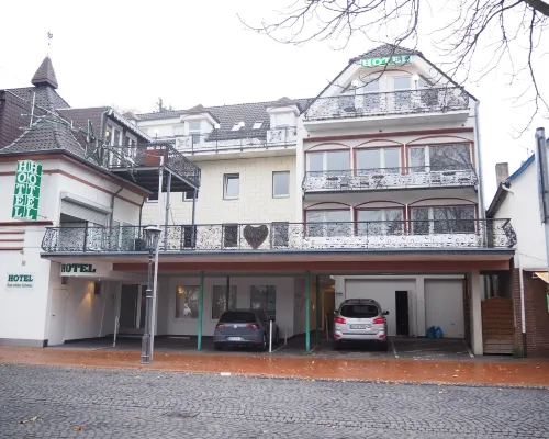 Platzhirsch Hotel Hotels near Hardtberg