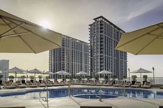 ทาวเวอร์ส โรทาน่า