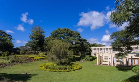 Sunbird Mzuzu Hotel Отели в г. Мзузу