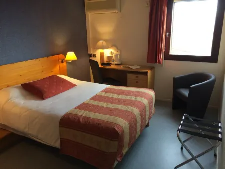 Brit Hotel Vallee du Lot Отели в г. Монтегю-де-Керси