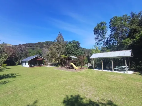 Te Mata Lodge Hotels in Thames