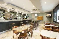 Hotel Restaurant des Maures Hotels in Collobrieres