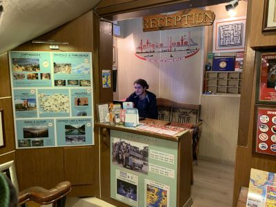 フロントデスク アンティーク ホテルの写真