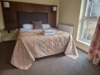 Usk and Railway Inn - 2 звезды