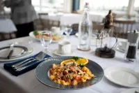 The Harborview on Lake Michigan, Ascend Hotel Collection - breakfast
