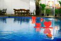 Kapis Mansions Hotel - Pools