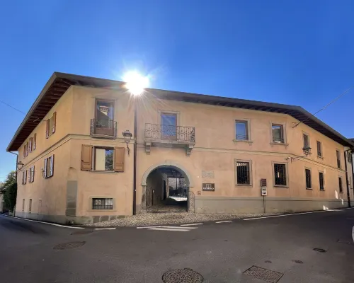 Il Portico - 1711 Luxury Guest House Hotel a Calco