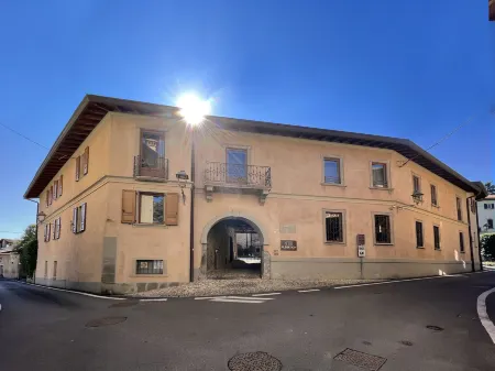 Il Portico - 1711 Luxury Guest House Отели в г. Монтевеккья