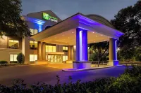 Holiday Inn Express & Suites Hagerstown Hotels in Halfway