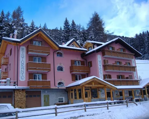 Hotel la Roccia Hotels in Ponte di Legno