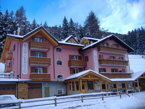 Hotel la Roccia Hotels in Ponte di Legno