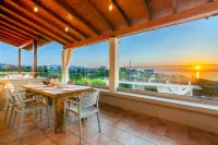 Villa Chrysalida, Unspeakble Views and Privacy! - Huvilat