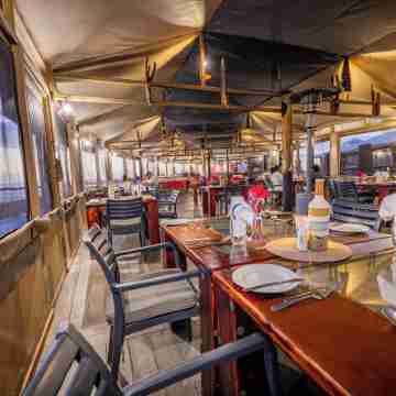 Moon Mountain Lodge Dining/Meeting Rooms