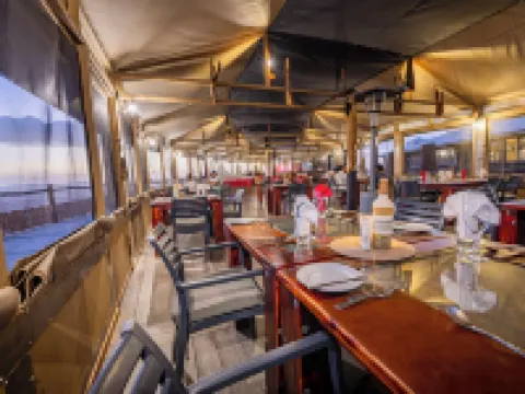 Moon Mountain Lodge Hotels in Solitaire