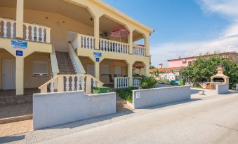 Apartments Delic Pejic