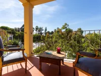 Geronimo Guest House Belém Отели рядом с достопримечательностью «Башня Торре-де-Белен»