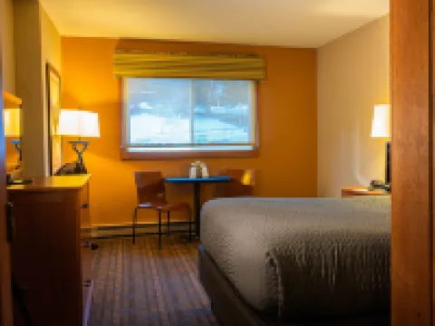 The Black Bear Lodge at Stratton Mountain Resort Hotels in Stratton Mountain