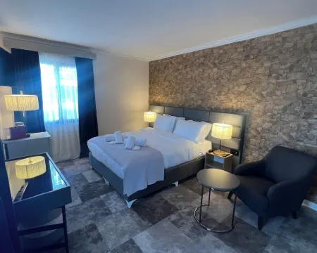 Lighthouse Hotel โรงแรมในEvros