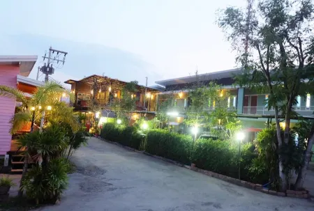 Suphan Wanwarn Resort Отели в г. Супхан Бури