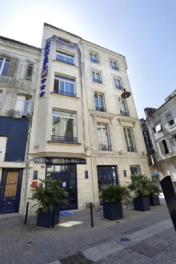 Hôtel la Tour Intendance Hotels near The Primatial Cathedral of Saint Andrew of Bordeaux