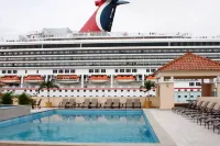 Radisson Colon 2000 Hotel Casino - Pools