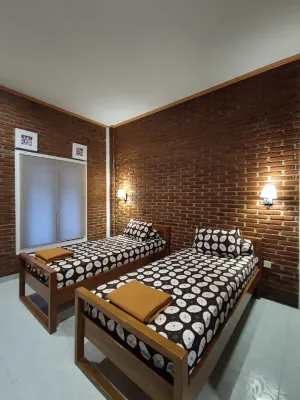 Genthong Homestay