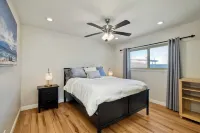 Lovely 1-bedroom condo by the Harbor. فنادق في أوسيانسيدي