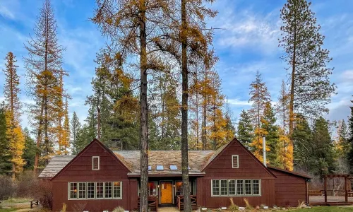 Lake Creek Lodge