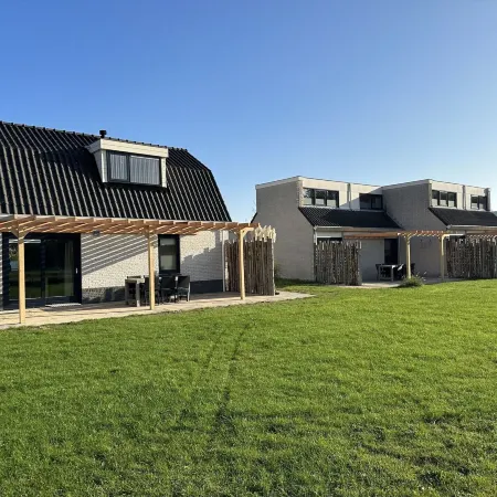Holiday Home Vakantiepark 't Eibernest Texel