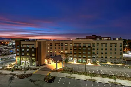 Hampton Inn & Suites San Jose Airport Отели в г. Сан-Хосе