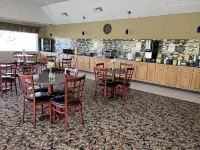 Days Inn by Wyndham Staunton - breakfast